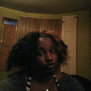 Meet your Posher, Justina